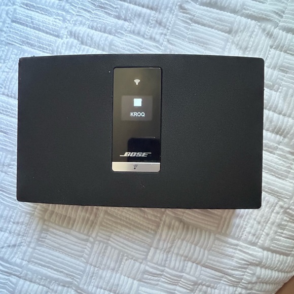 Bose Black Audio System with Power Adapter - Picture 2 of 6